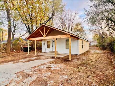 401 Charles AVE, Springdale, AR 72764