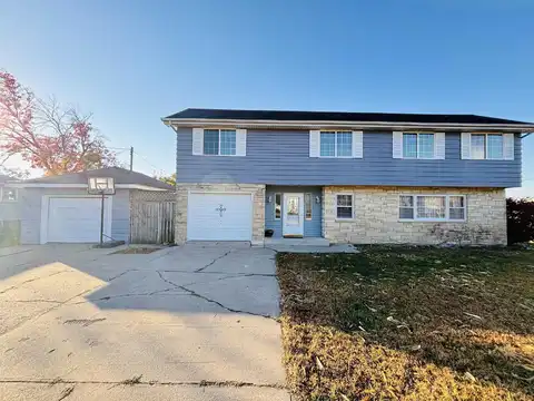 935 LOVERS LANE, COLUMBUS, NE 68601