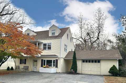 100 Beecher Avenue, Shelton, CT 06484