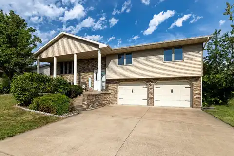 4841 Camelot, Dubuque, IA 52002