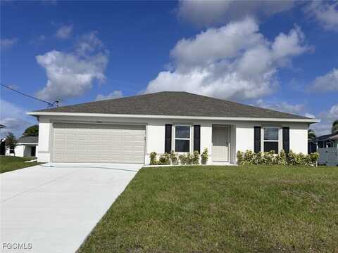 3206 NE 14th Place, Cape Coral, FL 33993