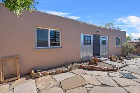 1161 Maez Road, Santa Fe, NM 87505