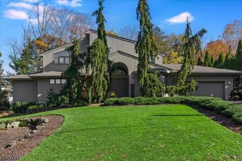 16 Mountain Rd, Wayne, NJ 07470