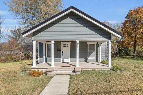 205 W Samuel Street, Hamilton, MO 64644