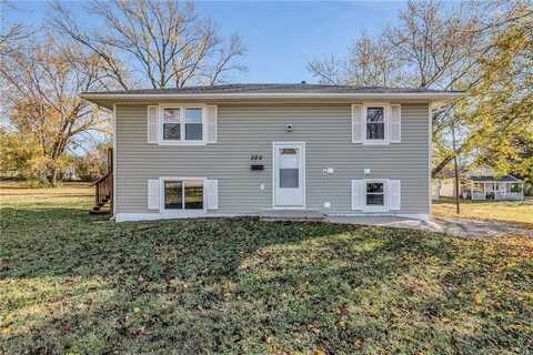 305 S Locust Street, Cameron, MO 64429