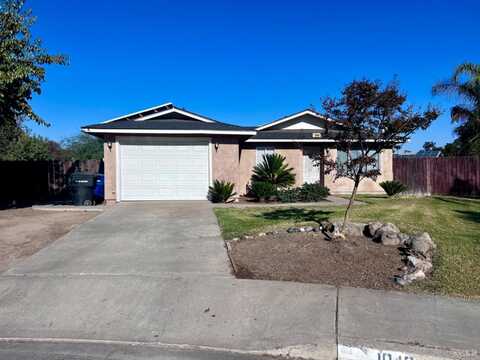 1040 Anacapa Circle W, Hanford, CA 93230