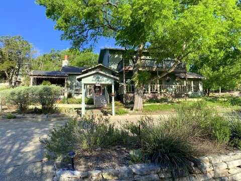 904 N Tanglewood Lane, Kerrville, TX 78028