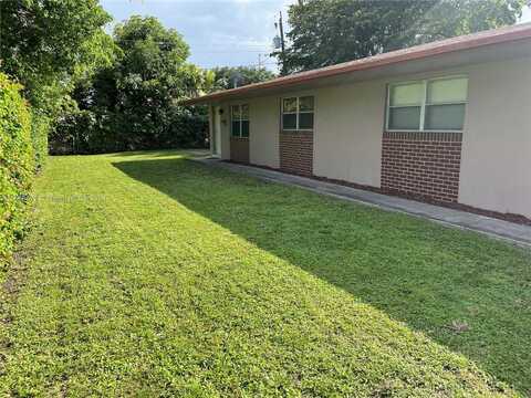 217 SW 10th St, Hallandale Beach, FL 33009