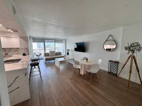 2655 Collins Ave, Miami Beach, FL 33140