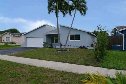 5810 NW 56th Pl, Tamarac, FL 33319