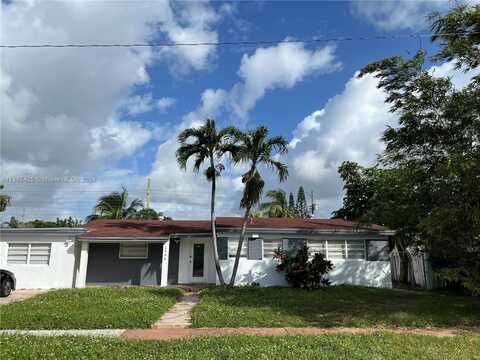 2565 NE 214th St, Miami, FL 33180