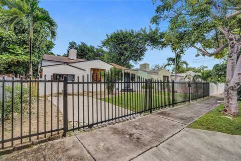 533 NW 44th St, Miami, FL 33127