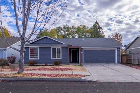 320 SW 28th Street, Redmond, OR 97756