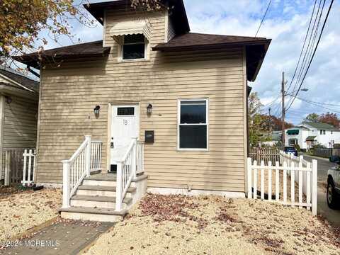 18 Seawood Avenue, Keansburg, NJ 07734