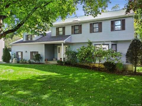 10 Anthony Court, Armonk, NY 10504