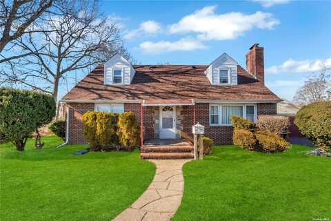 15 Rose Avenue, Hempstead, NY 11550