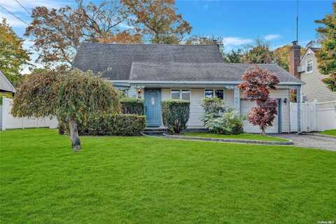 60 Kime Avenue, North Babylon, NY 11703