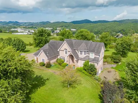 375 Mountvista Court, BLUEFIELD, VA 24605