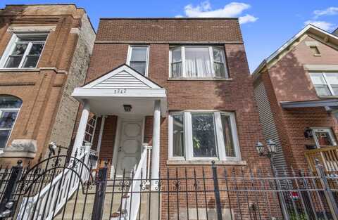 3242 W Pierce Avenue, Chicago, IL 60651