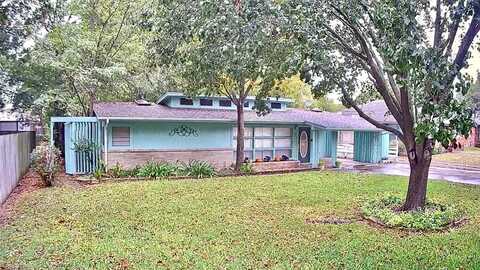927 S Rusk Street, Gainesville, TX 76240