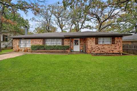 913 Amsden Street, Denison, TX 75020