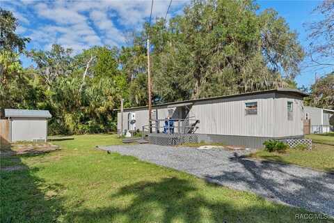 22 Pine Street, Inglis, FL 34449