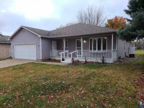 2713 S Chapelwood Ave, Sioux Falls, SD 57110