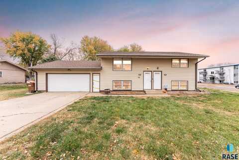 4500 4502 W 38th St, Sioux Falls, SD 57106