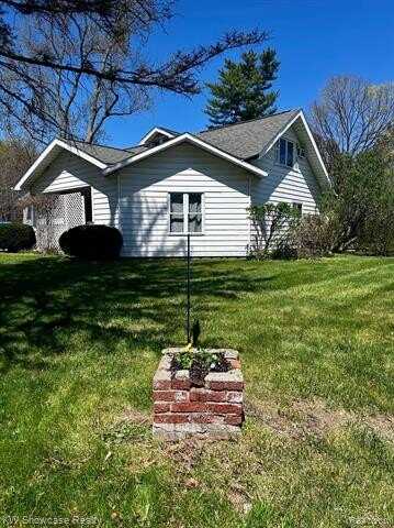 5181 N MILFORD Road, Highland, MI 48356