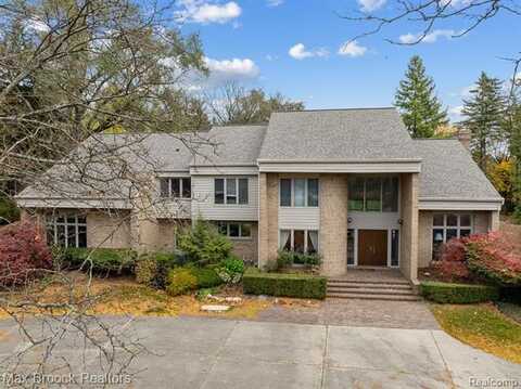 20 HARLAN Drive, Bloomfield Hills, MI 48304