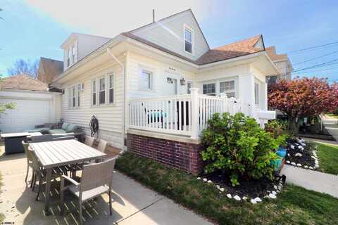 220 N Douglas Ave, Margate City, NJ 08402