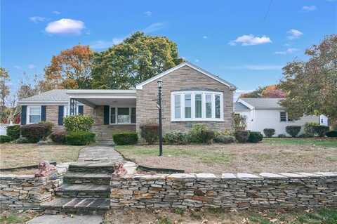 72 Broadview Road, East Providence, RI 02914