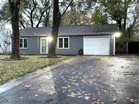 2621 SW Sunset RD, Topeka, KS 66614