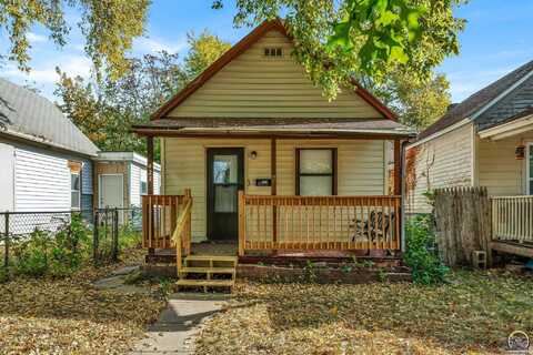 422 NE Emmett ST, Topeka, KS 66616