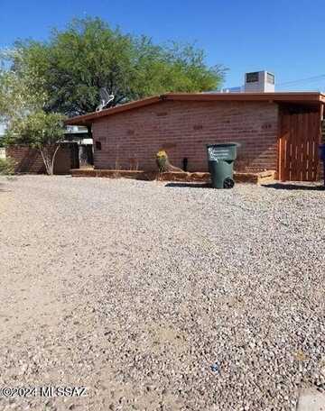 742 E Holaway Drive, Tucson, AZ 85719