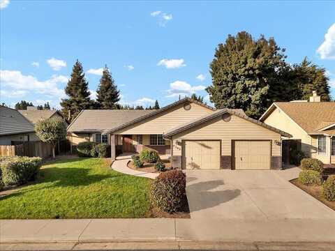 2306 W Roby Avenue, Porterville, CA 93257