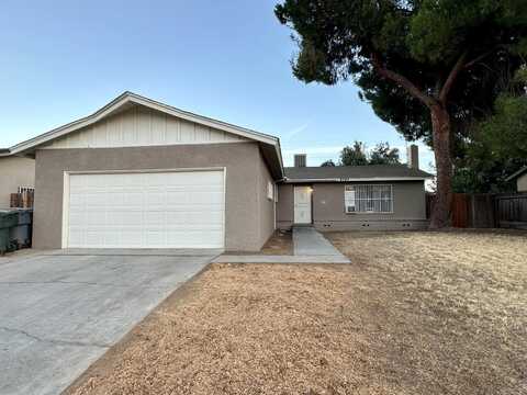 4747 E Braly Avenue, Fresno, CA 93702