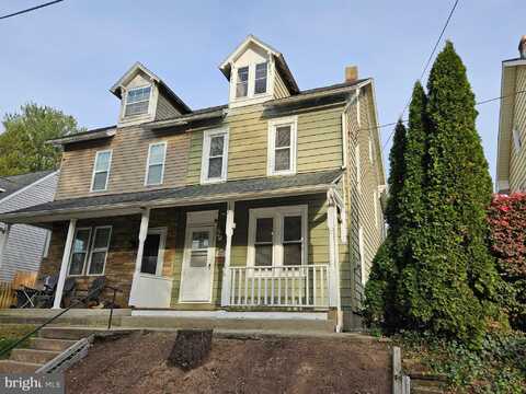 413 PENNWYN PLACE, READING, PA 19607