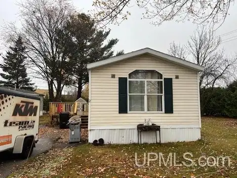 1401 N 23rd, Escanaba, MI 49829