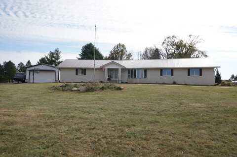 2602 Wandering Acres Drive, Charles City, IA 50616