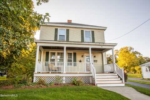 97 North St, Dalton, MA 01226