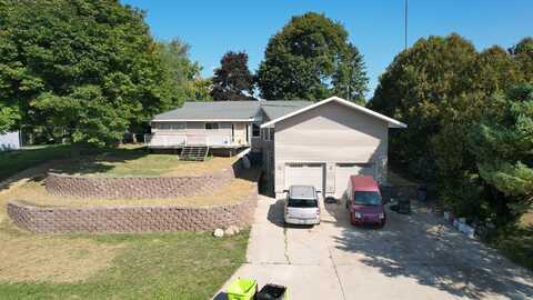 609 S Rainbow, Clare, MI 48617