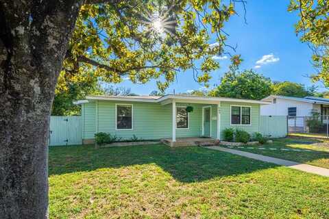 609 Stephen St, Kerrville, TX 78028