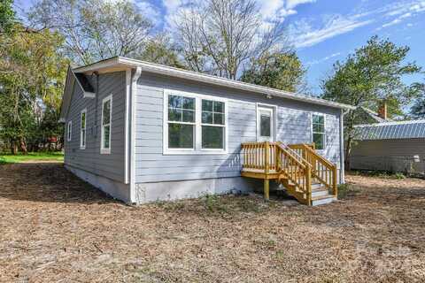 4 Chapman Street, Cheraw, SC 29520