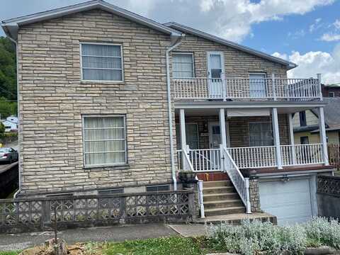 40 5th Ave, Williamson, WV 25661