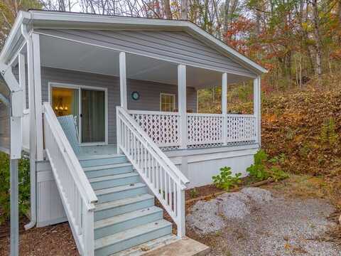 300 Rolling Acres Trail, Franklin, NC 28734