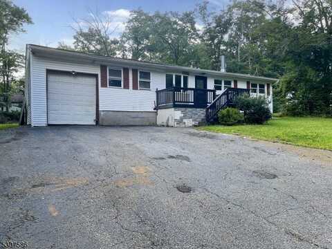 36 Ruth St, Hopatcong, NJ 07874