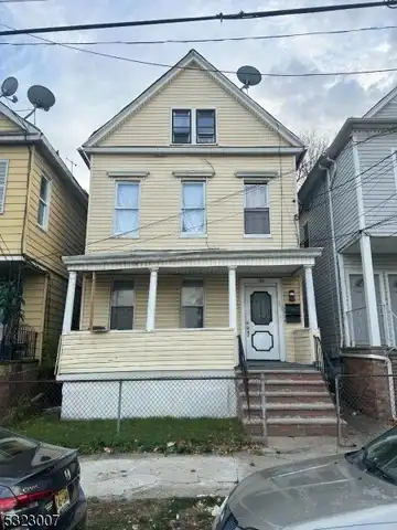 916 Olive St, Elizabeth, NJ 07201