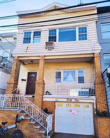 44 WEST 19TH ST, Bayonne, NJ 07002