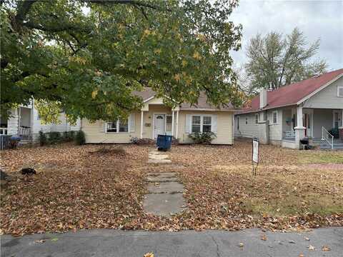 611 W 3rd Street, Coffeyville, KS 67337